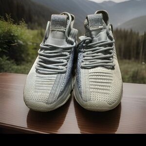 Steve Madden Gray Sneakers with Textured Detail